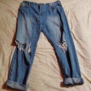 Forever 21 ripped-knee mom jeans